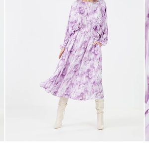 NWT BCBG MAXAZRIA XS dress in lavender/white